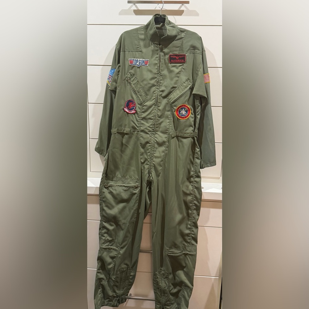 Top gun maverick halloween costume size M/l